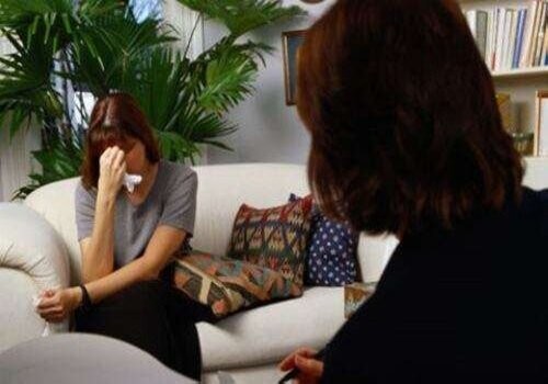 女方名下房产算共同财产吗